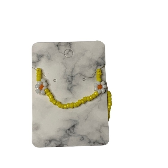 Beaded flower necklace - Picture 3 of 4